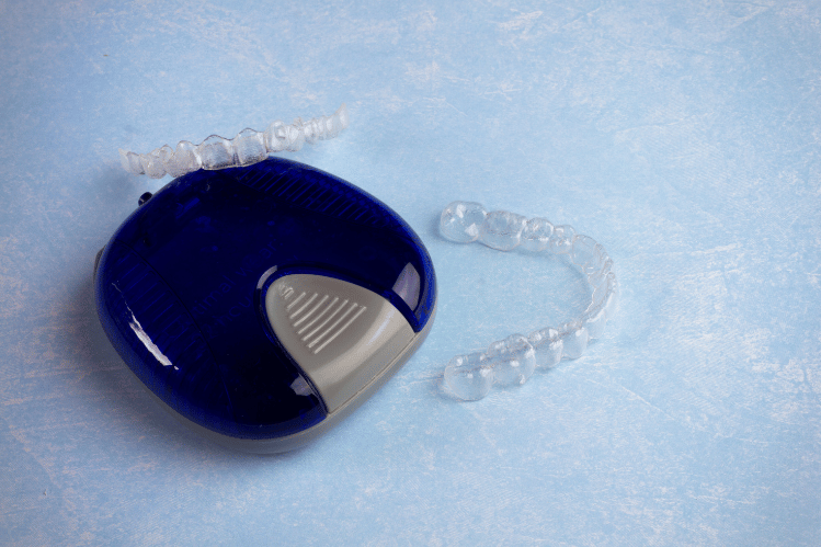 How to clean clear aligners