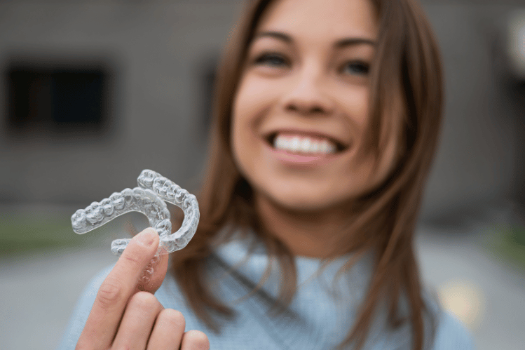 The Top 6 Benefits of Clear Aligners for Straightening Teeth